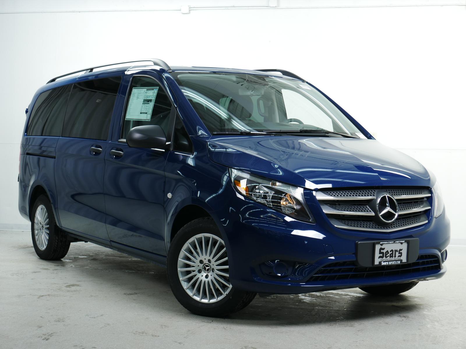 New 2019 Mercedes Benz Metris Passenger Van 126 Wheelbase